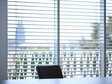 Kostenfolge bei Erledigungserklärung und Zahlung vor Zustellung der Klage (mit BLD-Anmerkung)